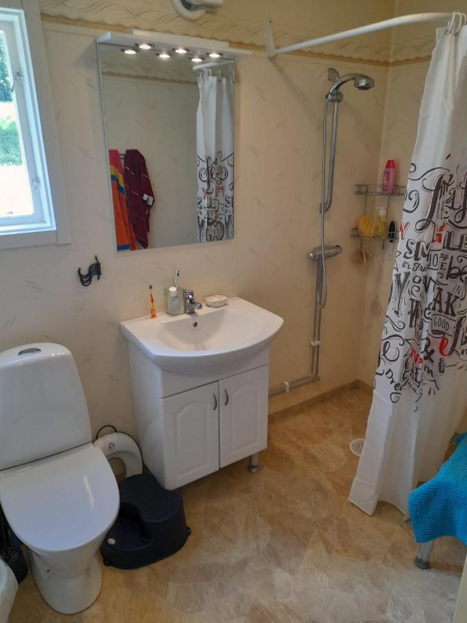 Summer Bedroom, Outside Toilet, Shower, Kitchen. 120 M From Sandbach. Bräcke 外观 照片